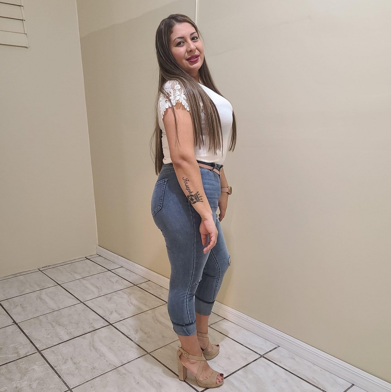 Fine ass Latina thick milf #QvFuN6z3