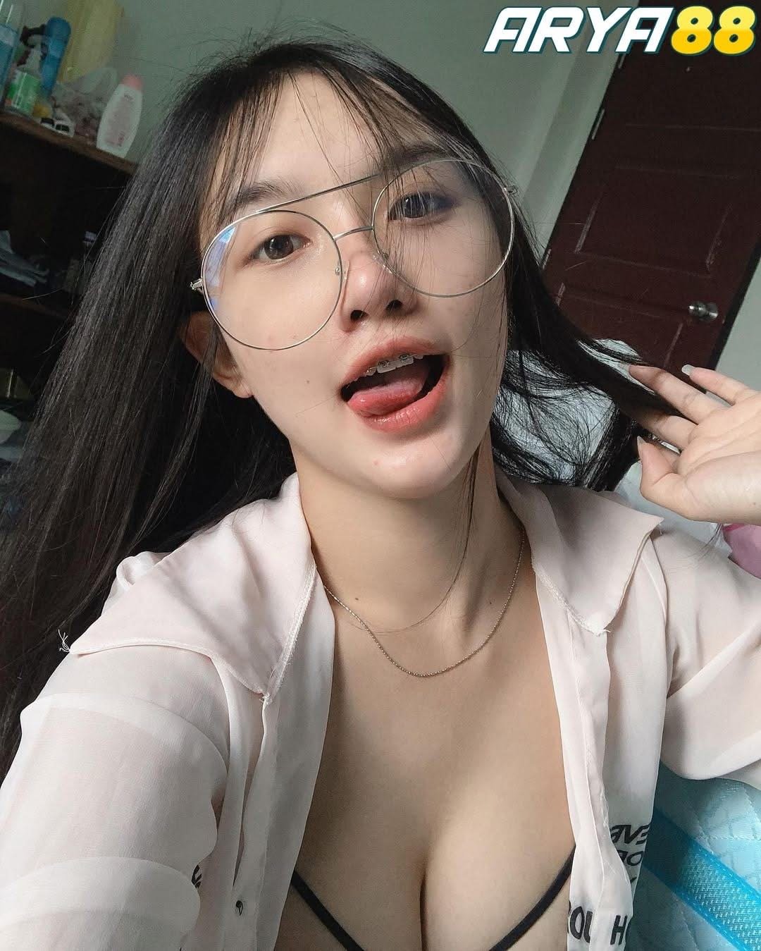 Leaked Just 18 With Huge Tits & Want To Become A Real Slut To Be Use. #SamF9gWF